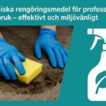 Fastighetsskötare rengör stenplattor med biologiskt rengöringsmedel i grön miljö